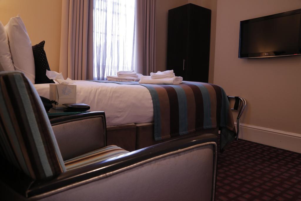 Bed and Breakfast Astors Belgravia Лондон Экстерьер фото
