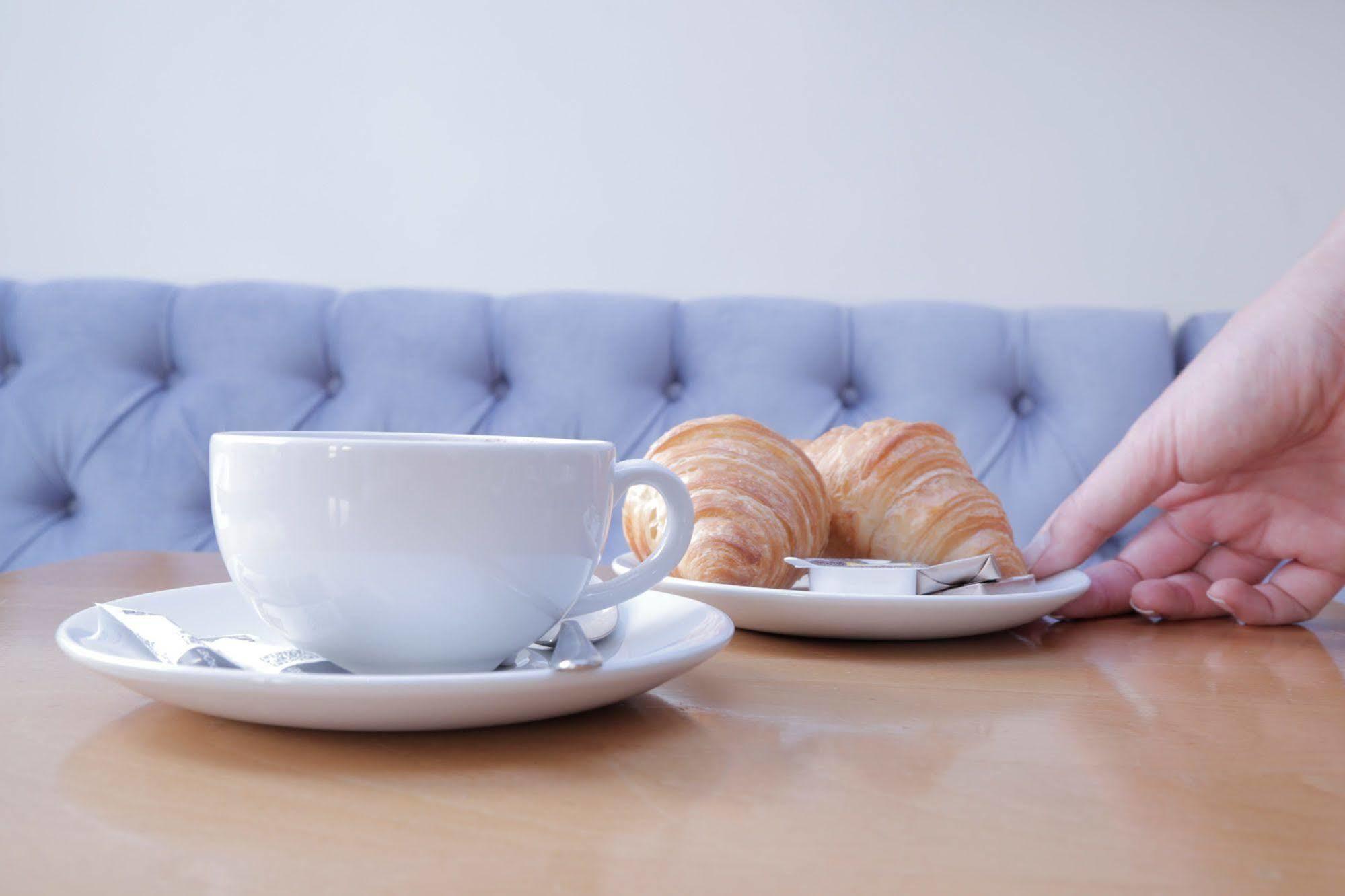 Bed and Breakfast Astors Belgravia Лондон Экстерьер фото