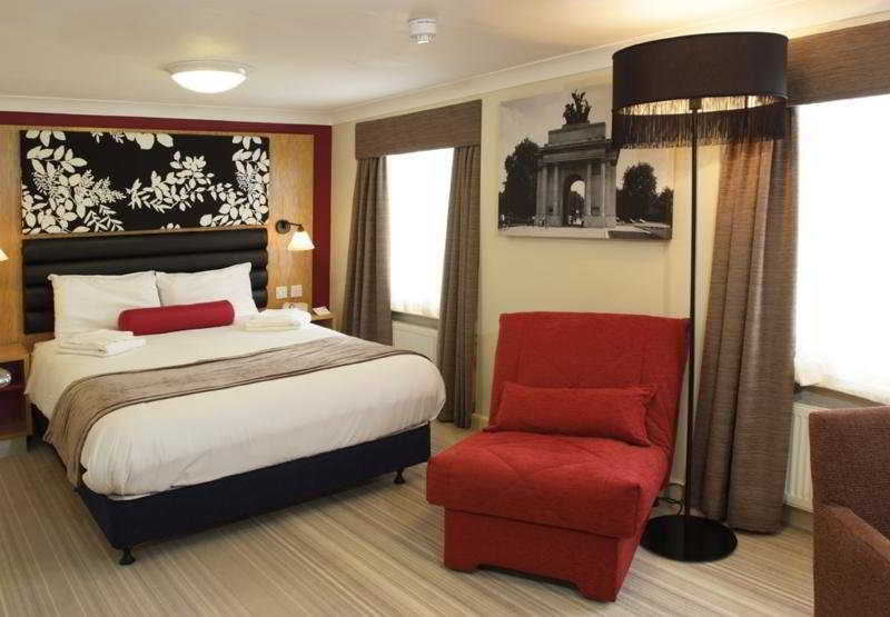 Bed and Breakfast Astors Belgravia Лондон Экстерьер фото